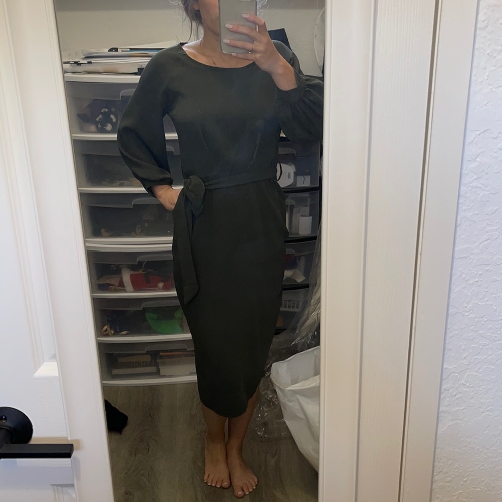 Green mid sleeve midi dress